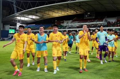 小金体育登录入口-2对手均没赢 国足险胜新加坡获3.25分 FIFA排名升至第92+亚洲第13|泰国队|塞尔吉尼奥|中国男足|谢文能|黄嘉辉_新浪体育_新浪新闻